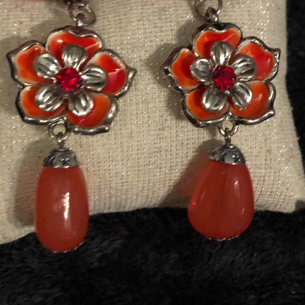 💟 Sale $10 💟 Red Flower Earrings !!! NEW!